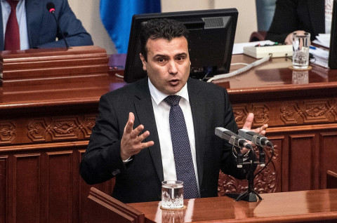 PM Zoran Zaev di gedung parlemen Makedonia di Skopje, 11 Januari