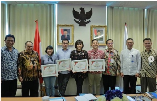 Pemberian penghargaan dari Pusat Pelaporan dan Analisis Transaksi Keuangan (PPATK) Republik Indonesia. (Foto: @ernestprakasa )