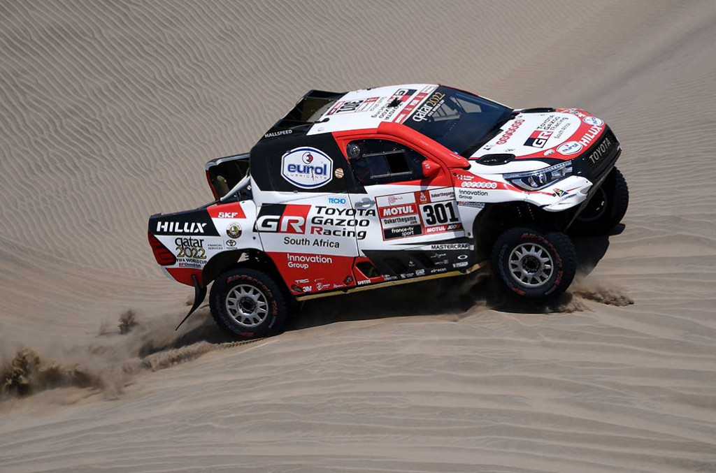 Toyota siap berikan kesempatan kepada Fernando Alonso untuk menjajal ajang Dakar Rally jika Ia memang siap. (Photo by Franck FIFE / AFP)