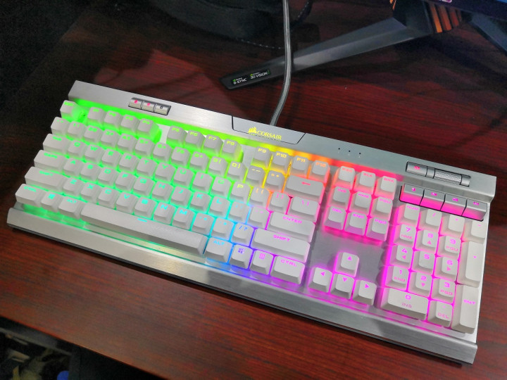 Corsair K70 RGB MK.2 SE, Tampil Beda Sekaligus Gesit