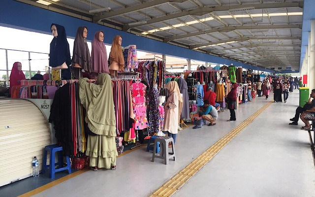 Berkah Skybridge Bagi PKL Tanah Abang