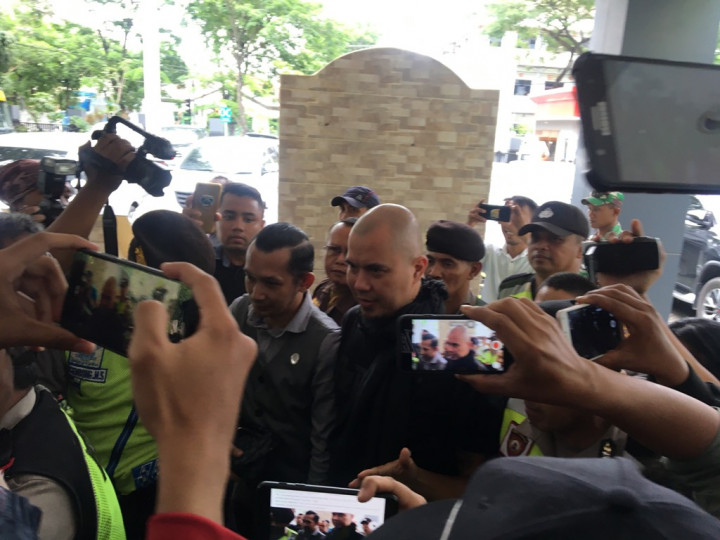 Kejari Surabaya: Ahmad Dhani Tak Layak Ditahan