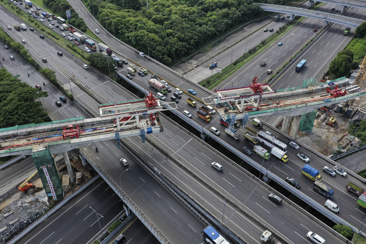 Proyek Pembangunan LRT Jabodetabek Capai 56,41 Persen