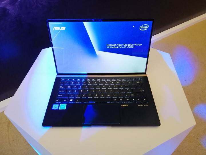 ASUS ZenBook UX333FA, Gabungan Desain Cantik dan Performa Mumpuni