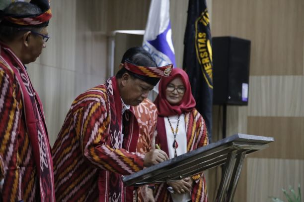 Menristekdikti, Mohamad Nasir, saat meresmikan gedung baru proyek IDB 7 in 1 di Universitas Tanjungpura, Kemenristekdikti/Ardian Syaputra.
