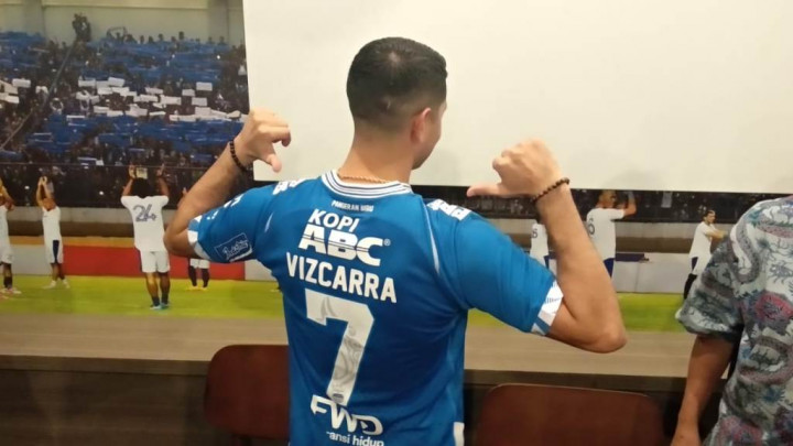 Esteban Vizcarra Pakai Nomor Keramat di Persib