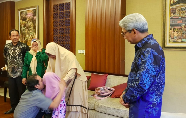 Bebas dari Penyanderaan, Samsul Kembali ke Keluarga