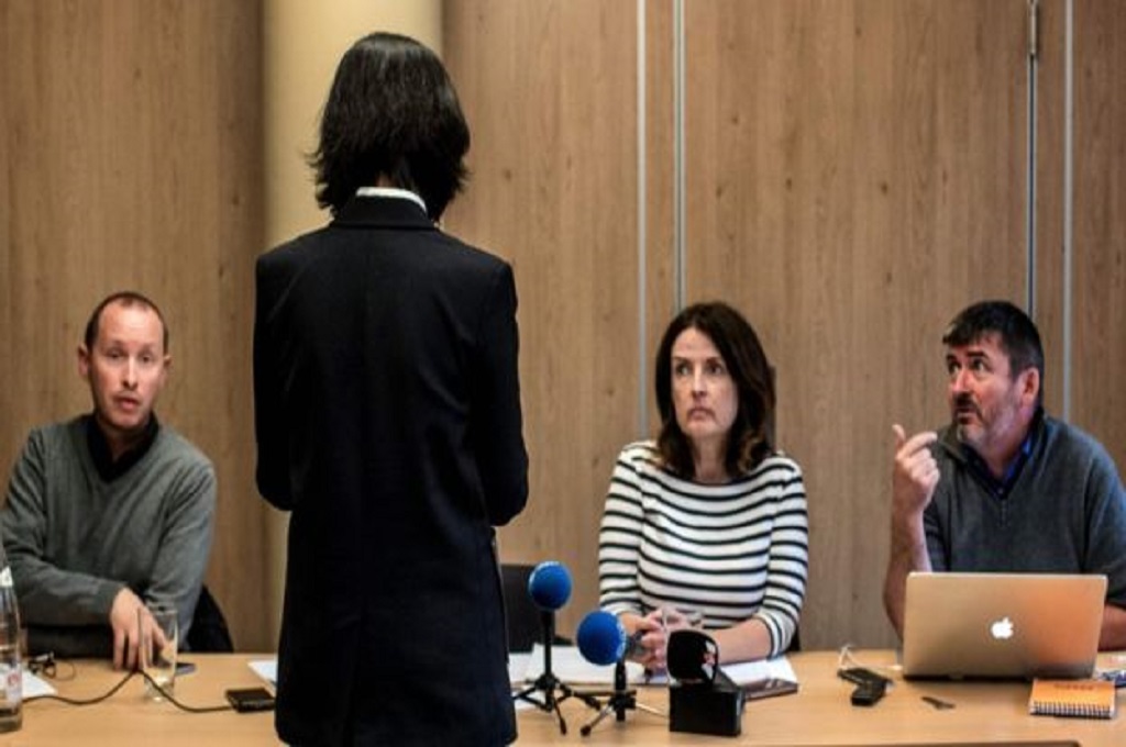 Grace Meng, istri dari Meng Hongwei, menolak memperlihatkan wajah dalam beberapa wawancara. (Foto: AFP)