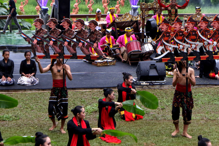 Melihat Ritual Meras Gandrung di Lereng Gunung Ijen