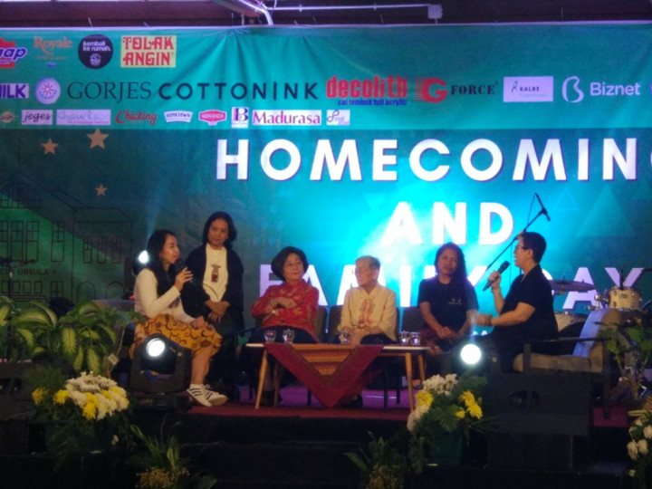 Buku 160 Tahun Biara dan Sekolah Santa Ursula