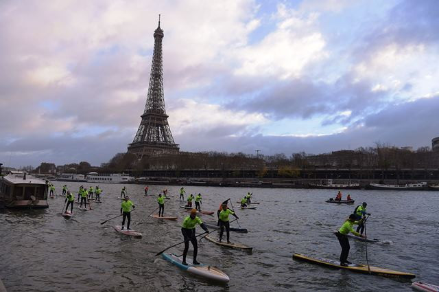 Tangga Tua Menara Eiffel Laku Rp 2,7 M