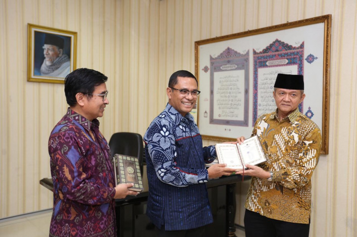 Permudah Umat, Sinar Mas Wakafkan Ratusan Alquran