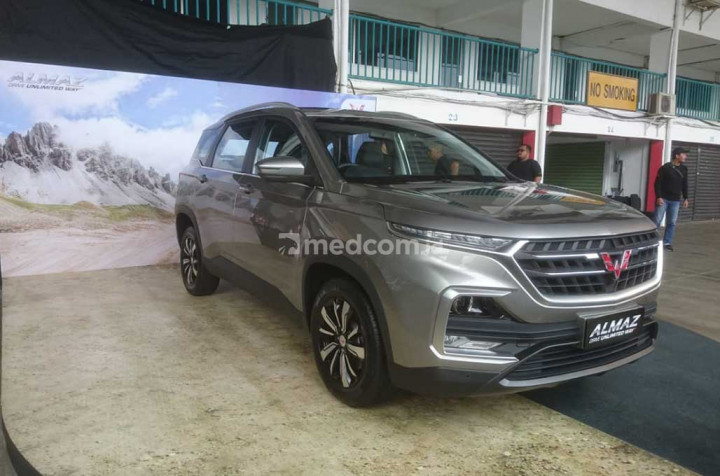 Wuling Almaz, Siap 'Perang' di Segmen SUV Bermesin Kecil