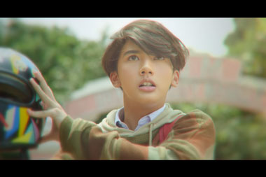 Ulasan Film Terlalu Tampan