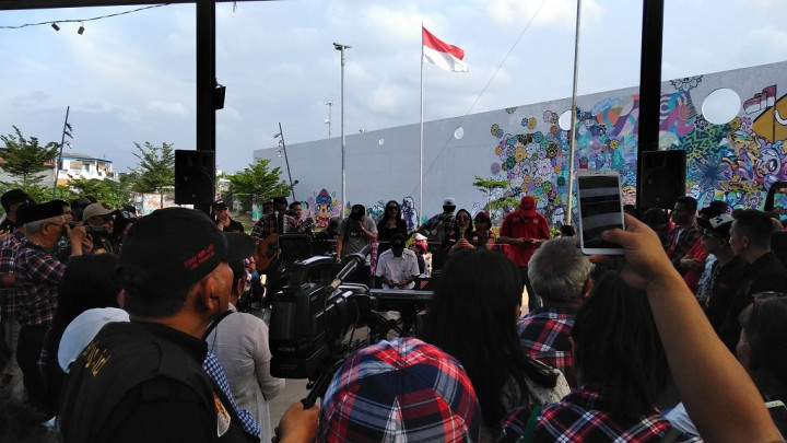 Relawan Rayakan Kebebasan Ahok di Kalijodo