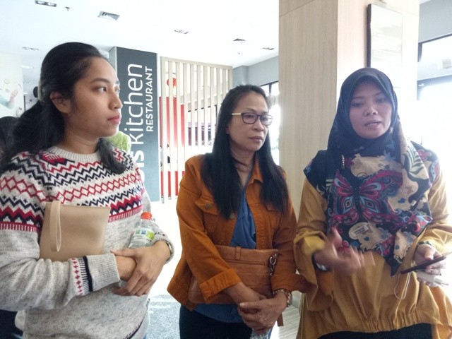 Keluarga Tak Mau Pulang Sebelum Ada Kepastian Ganti Rugi