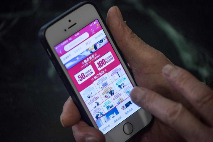 Berlaku Adil Melalui Aturan Pajak <i>e-Commerce</i>