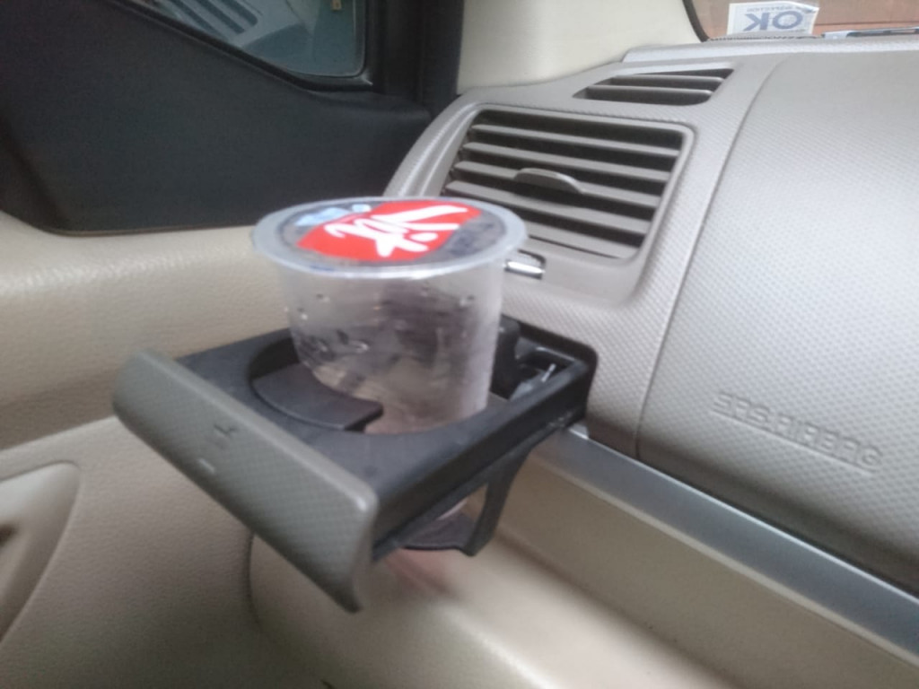 Jangan tinggalkan air dikemasan plastik di dalam mobil. Medcom.id/Ekawan Raharja