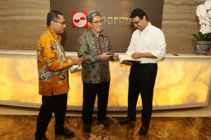 Sinar Mas Wakafkan Alquran ke Masjid dan Lembaga Pendidikan