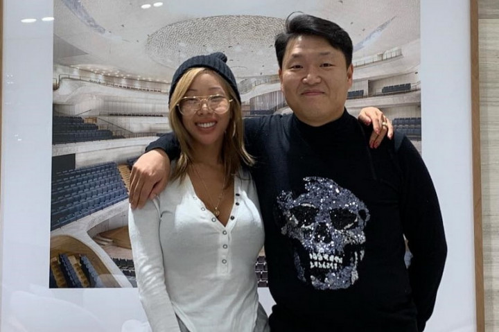 PSY Kenalkan Artis Rekrutan Pertama di Agensi Miliknya