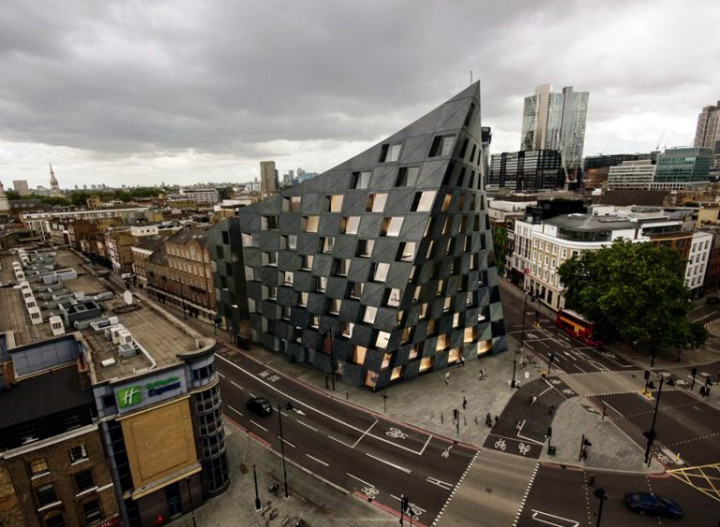 Hotel 'Hitam' dengan Lorong Rahasia