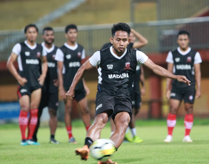 Andik & Rakic Bantu Madura United Bungkam Cilegon United