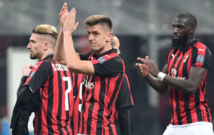 <i>Brace</i> Piatek Antarkan Milan ke Semifinal