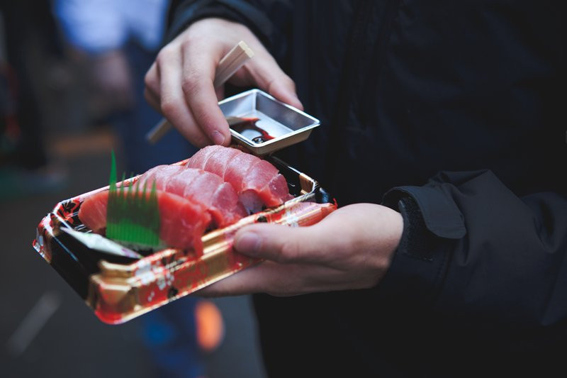 Tuna khasiatnya begitu baik bagi kulit Anda. (Foto Ilustrasi: Jonathan Forage/Unsplash.com)