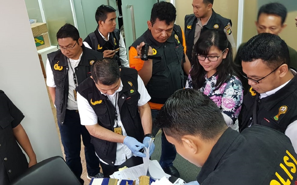 Satgas Antimafia Bola saat menggeladah kantor PSSI (Istimewa)
