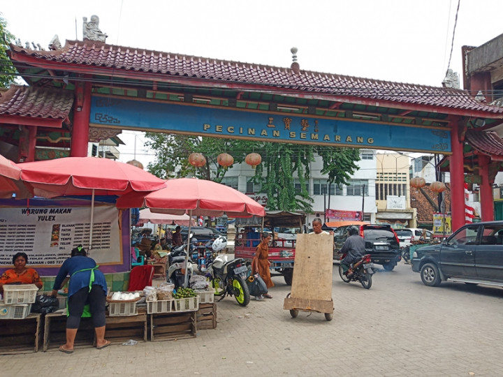 Imlek 'Waras' Ala Semarang