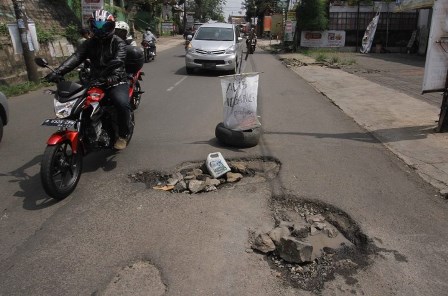 Bina Marga Tambal Jalan Berlubang di DKI