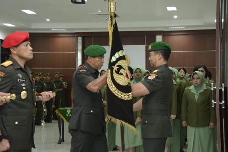 Kasad Pimpin Sertijab Pangdam Jaya