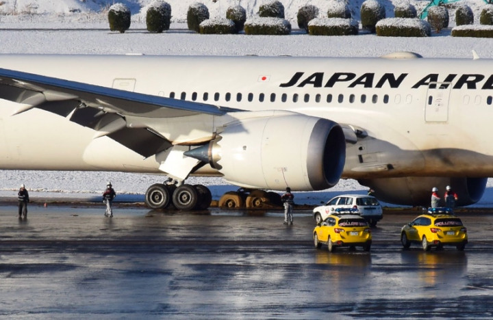 Pesawat Tergelincir, Bandara Narita di Tokyo Ditutup