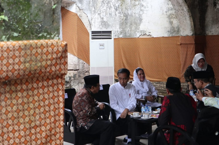Presiden dan Ibu Negara <i>Ngopi</i> di Benteng Van den Bosch