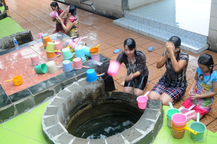 Daya Tarik Sumur Tujuh Di Vihara Gayatri