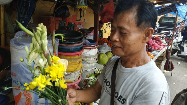 Pedagang Bunga Ketiban Untung Imlek