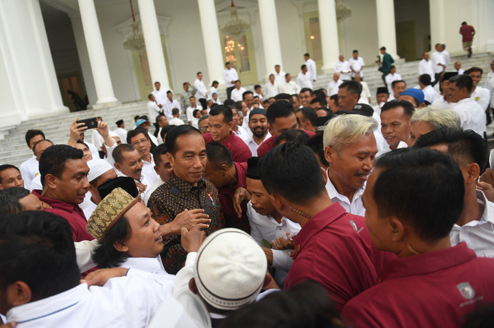 Bertemu Petani Tebu, Jokowi Janji Naikkan Harga Gula