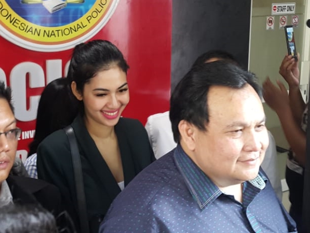 Della Perez Sebut Fotonya Dicatut Muncikari Prostitusi