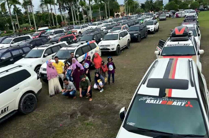 Dua Chapter Pajero Sport Family, Rayakan Ultah Bersama