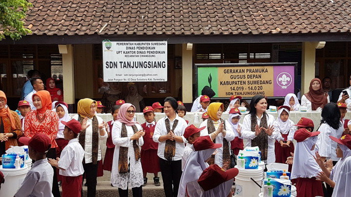 Ibu Negara Ajak Siswa SD Biasakan Cuci Tangan