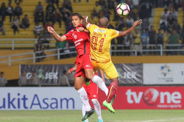 Dilepas Semen Padang, Hengky Ardiles Tampil di Turnamen Antardaerah