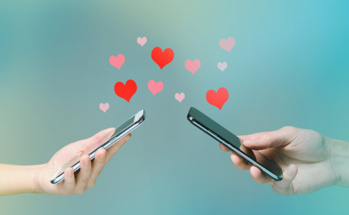 Tips Agar Hubungan Jarak Jauh Terasa Menyenangkan