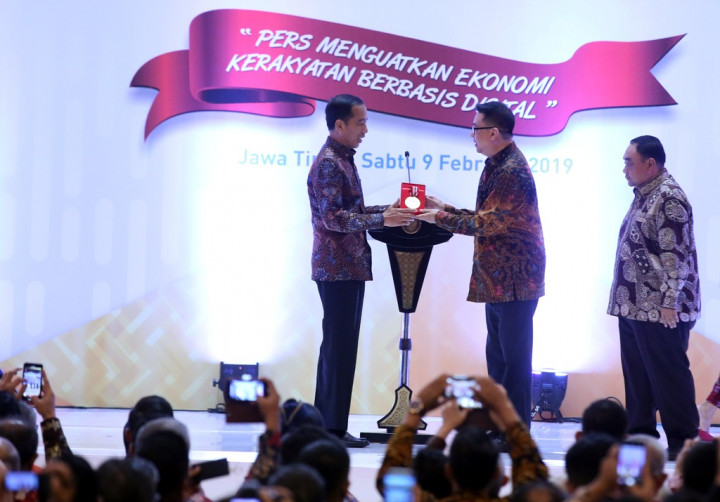 Presiden Jokowi Terima Medali Kemerdekaan Pers