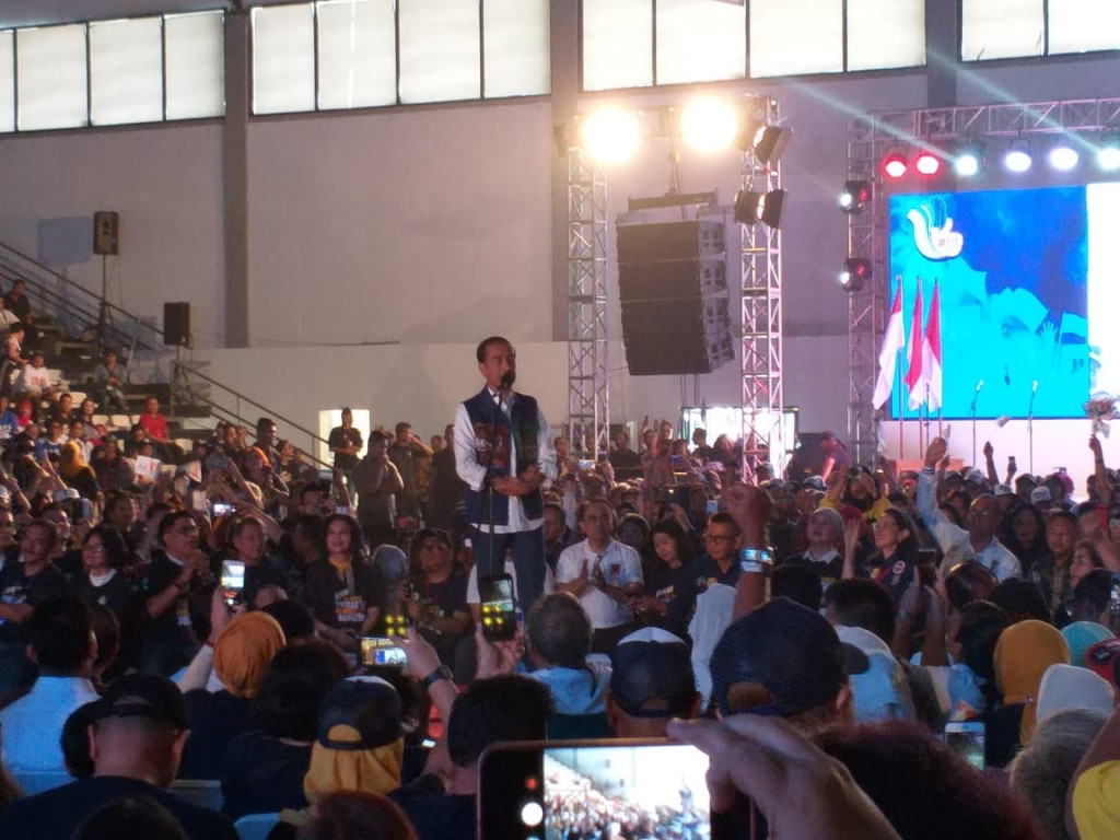 Jokowi: Pemimpin Harus Punya Pengalaman Berkeluarga