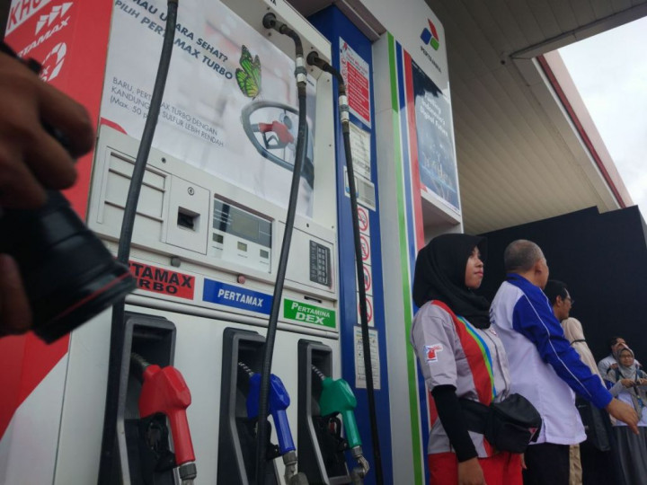 Mulai Besok, Pertamax Turun Rp350/Liter