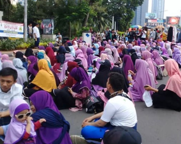 Komunitas Peduli Hijab Tolak Perayaan Valentine