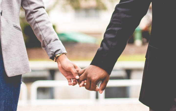 Cara Meredam Situasi saat Bertengkar dengan Pasangan