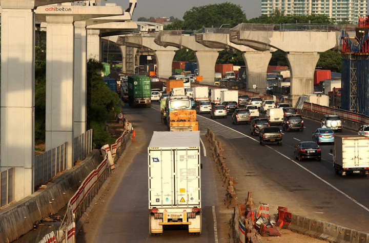 Saatnya Truk Dilengkapi Fitur Kamera Belakang