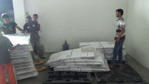 KPU Sumenep Mulai Rakit Kotak Suara