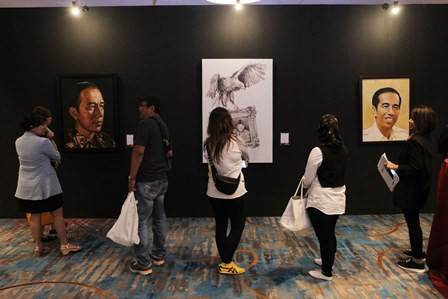 Jokowi-Ma'ruf Galang Dana Lewat Pameran Lukisan